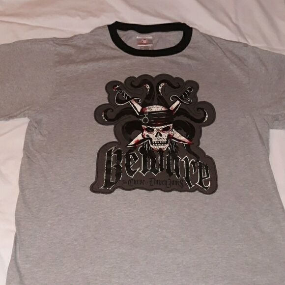 Disney Store Beware Curse of Davey Jones T-Shirt L - Picture 1 of 4